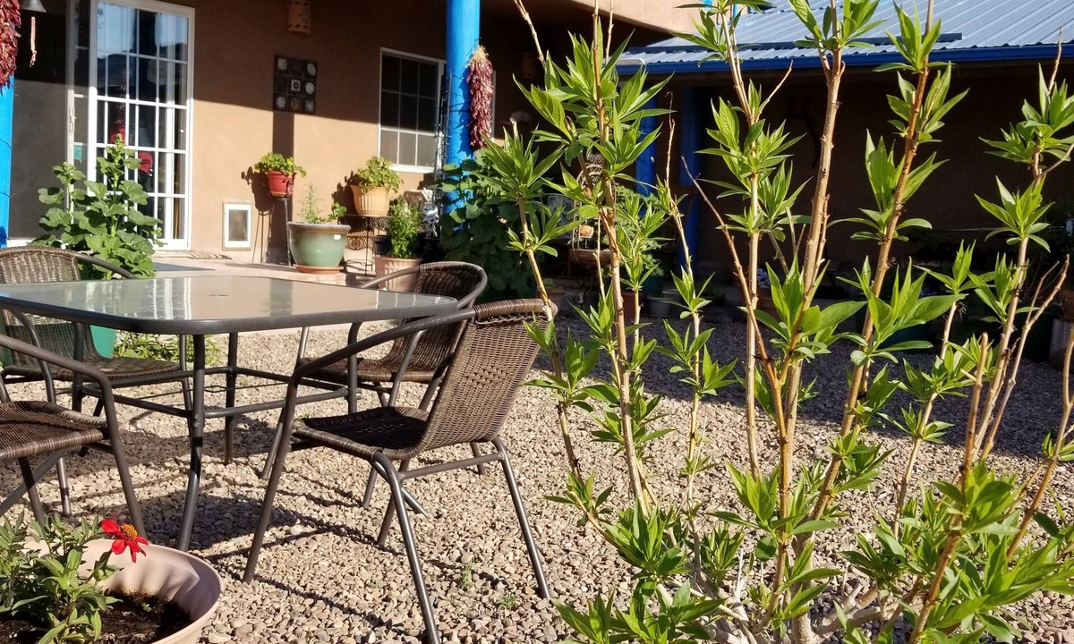 Quemado Bed & Breakfast | Casa Azul Bed & Breakfast