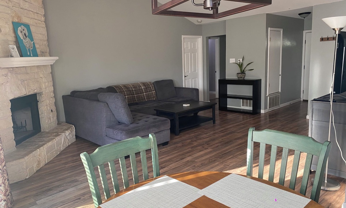 Buda House | Casa Azul - Home w/fenced yard