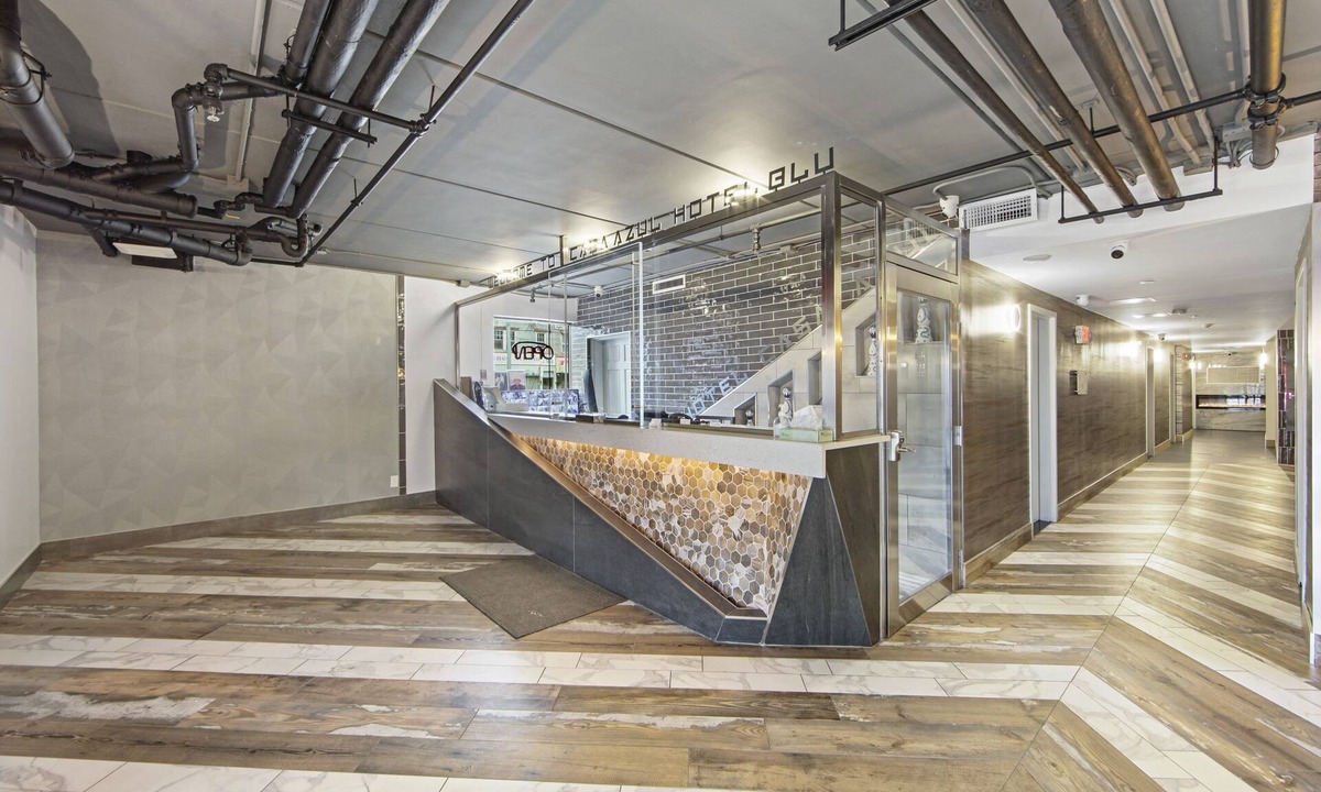 Queens Hotel | Casa Azul Hotel Blu JFK