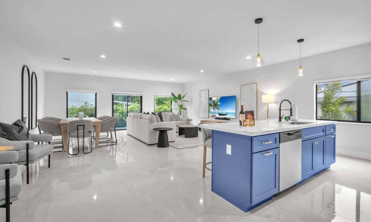 West Little Havana House | Casa Bella – New & Stylish Modern Home