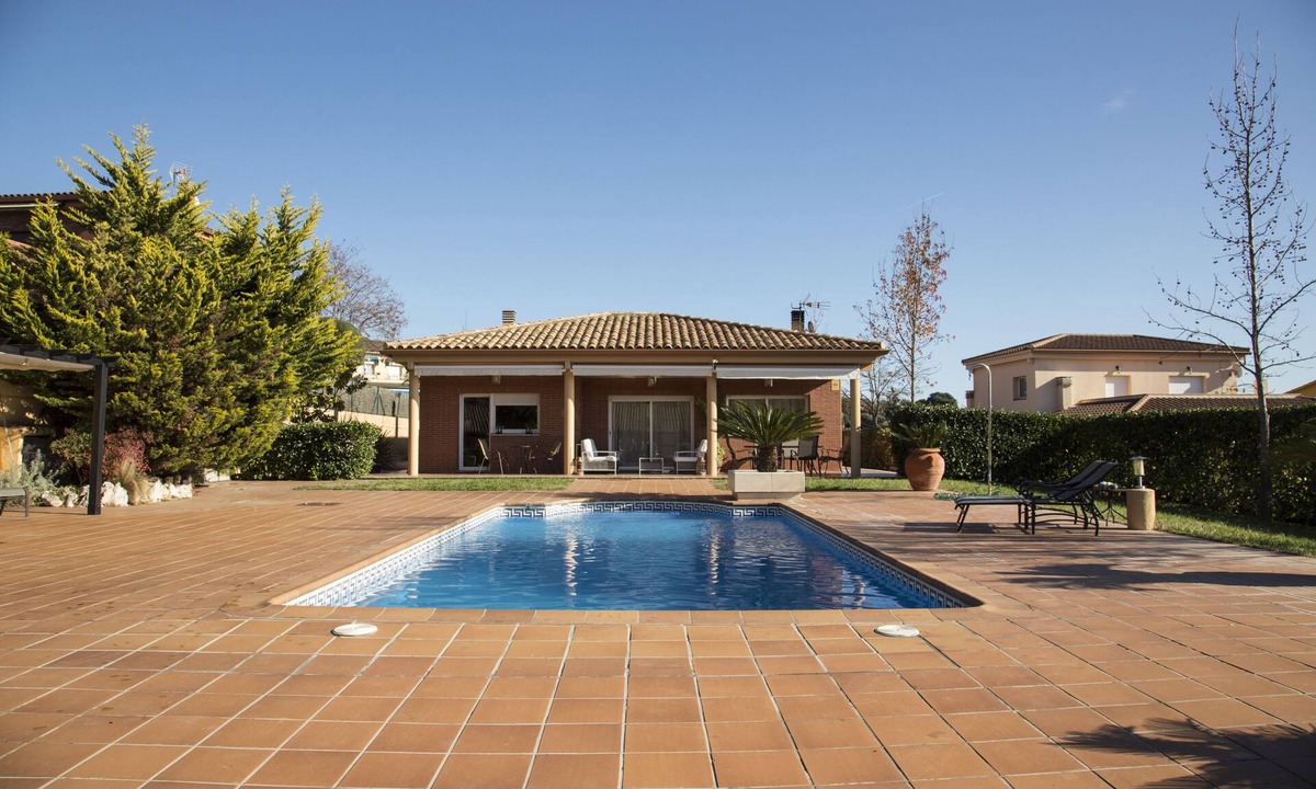 Bigues I Riells House | Casa Bella with pool
