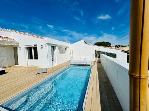 Roches Grises Villa | Casa Blanca