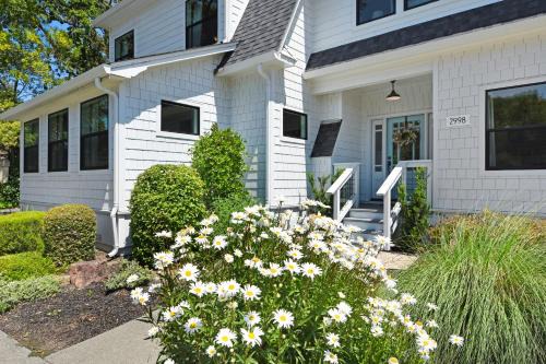 Browns Valley House | Casa Blanca