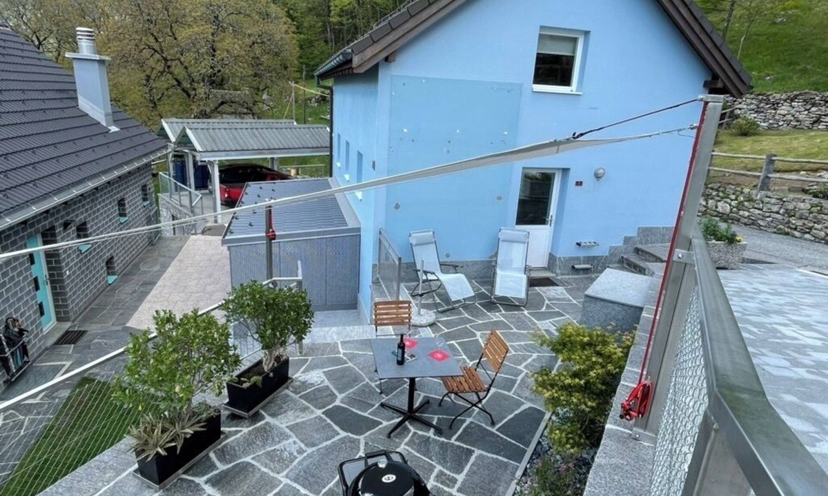 Frasco House | Casa Blu offers you comfortable accommodation in the green Verzasca Valley.