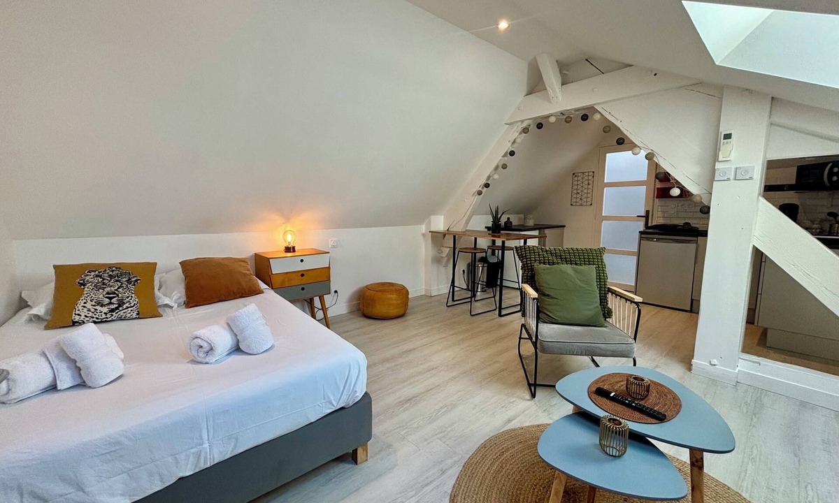 Brive-la-Gaillarde Apartment | Casa Blum #4 - Studio climatisé, à 2 pas de la gare