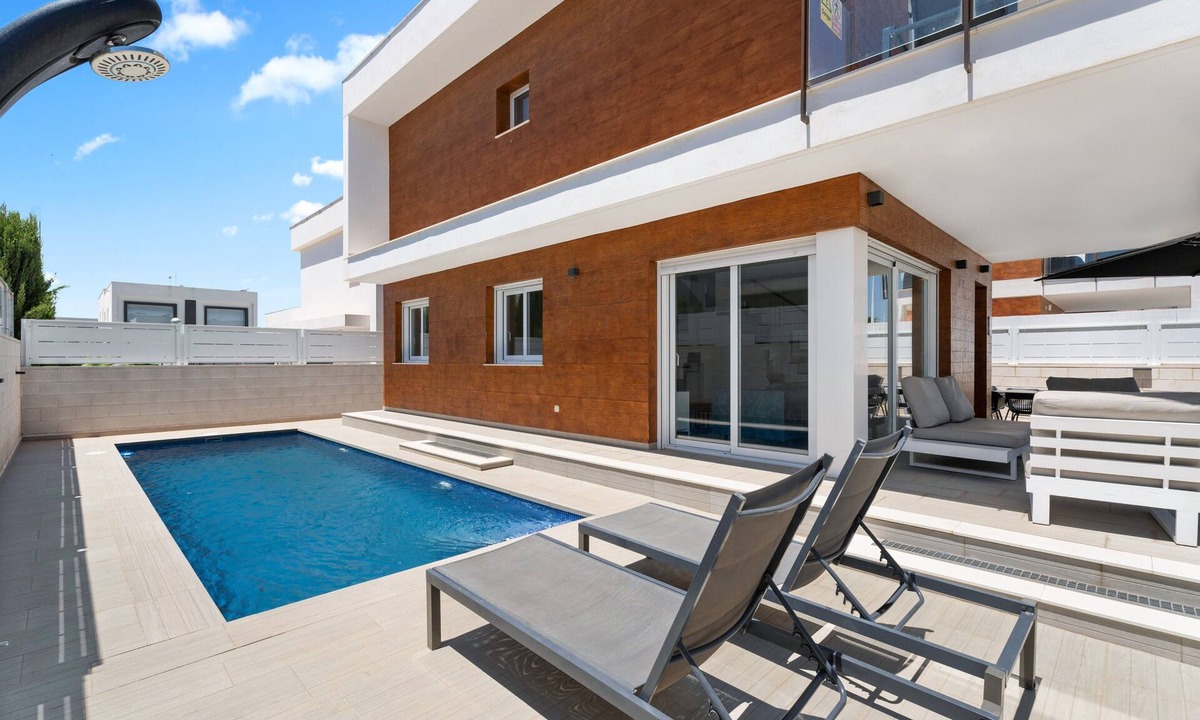 Puerto Marino Villa | Casa Bos Flamingo Pool and Jacuzzi