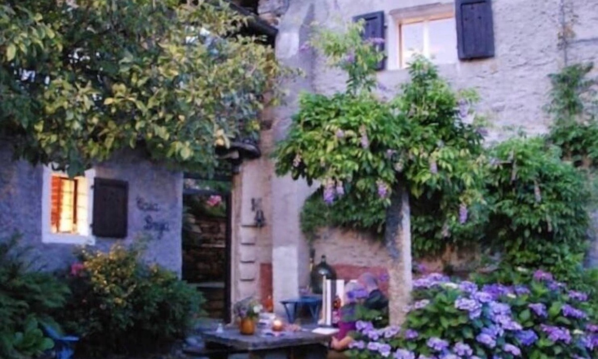 Mergoscia Apartment | Casa Bruja
