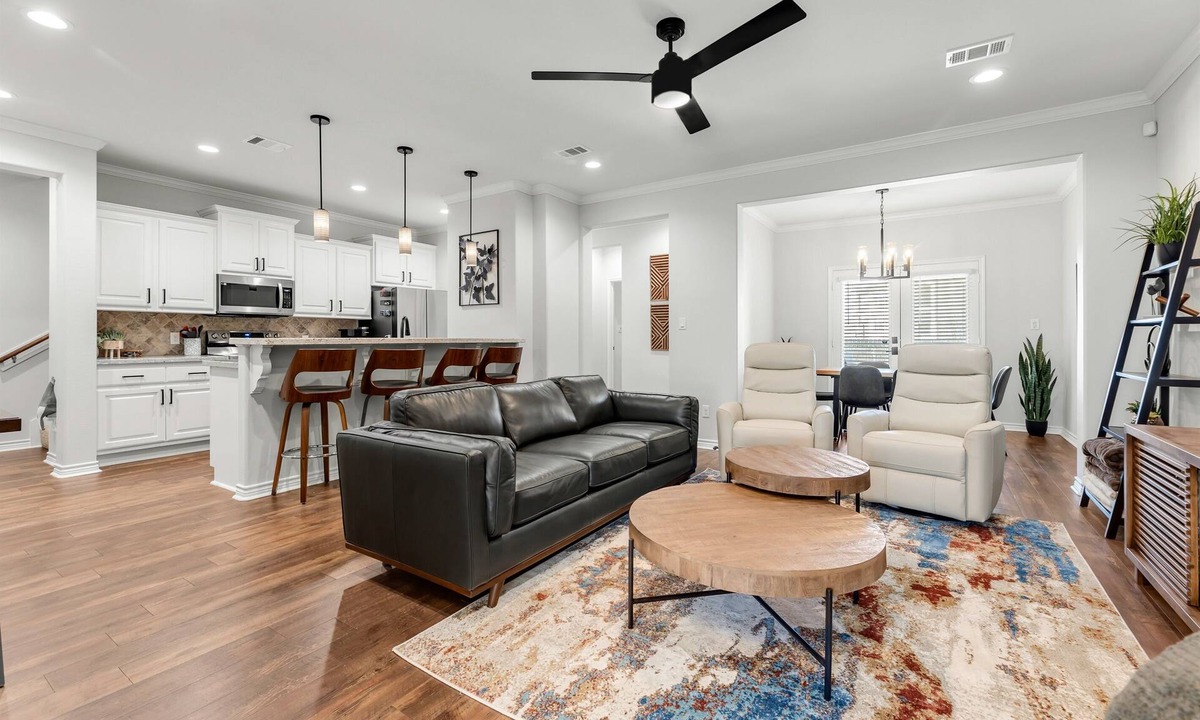 College Station House | Casa Buena Vista Cozy Townhome Aggieland