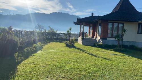 Bedugul Cabin | Casa Buyan - Cozy 2BR Villa near Lake