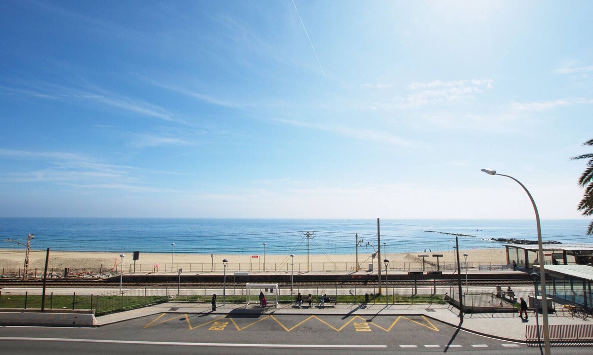Premia de Mar Apartment | Casa Cami Ral - In front of the beach and train station