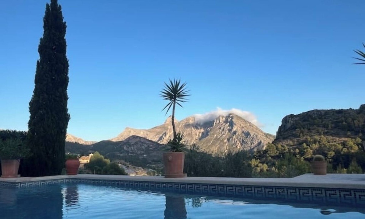 Bolulla Villa | Casa Capelletes - Mediterranean Villa with Pool and Mountain Views
