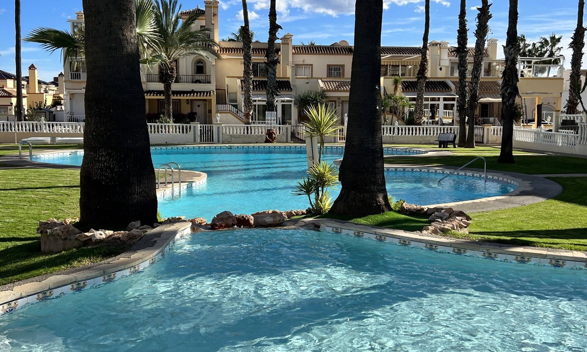 Flamenca Beach House | Casa Carlo - Charming bungalow in Playa Flamenca with pool