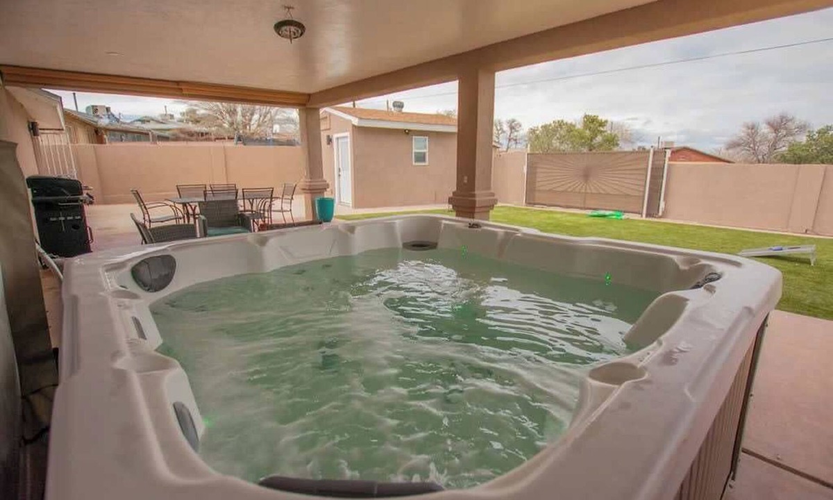 Westgate Heights House | Casa Cerrillos+Hot Tub+Pet Friendly+No Pet Fee!