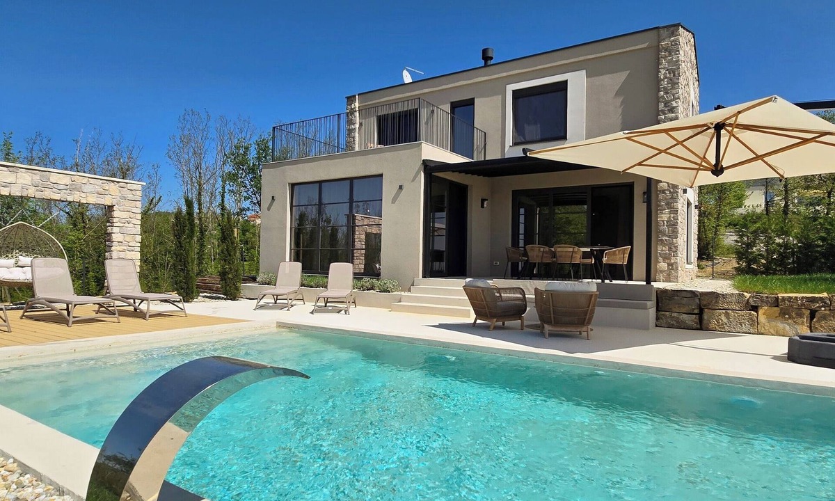 Novaki Motovunski Villa | Casa CHA a villa immersed in nature and privacy with open views of Istrian hills