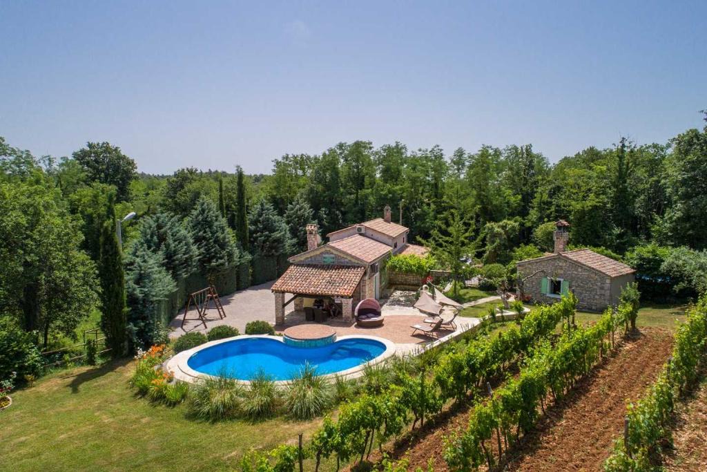 Zupanici House | Casa Corona