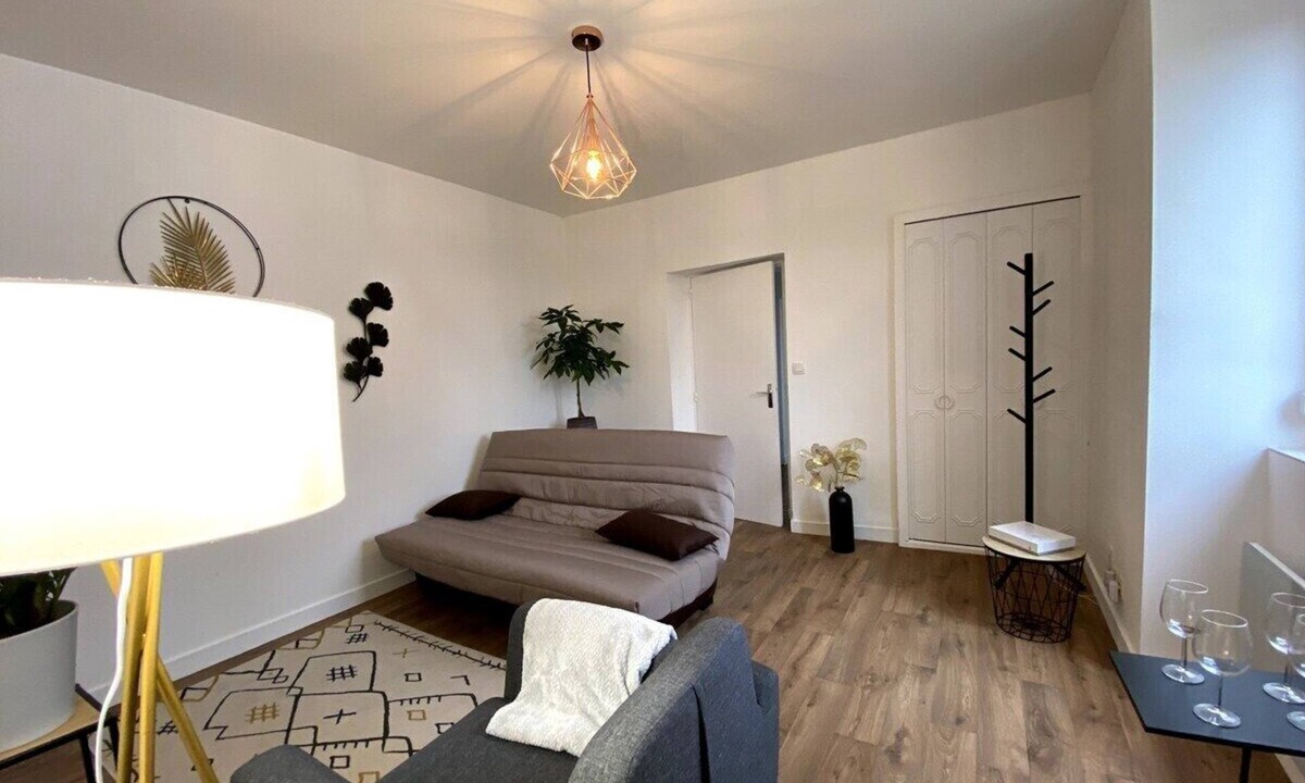 Monplaisir Apartment | Casa Cosy : Spacious T2 - Parking - Quiet