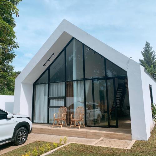 Parongpong Villa | Casa de Gaudi Lembang