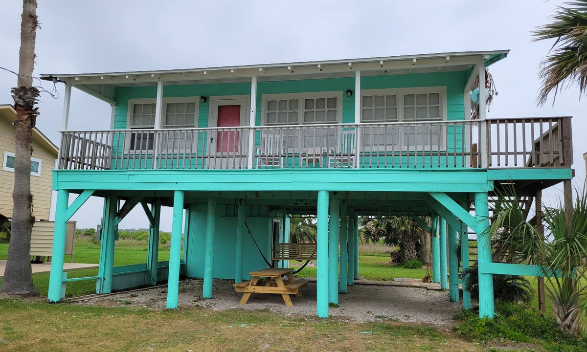 Matagorda House | Casa de la Costa - on Beach Front Dr