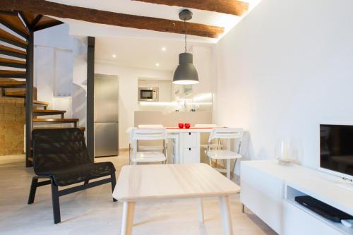 Caldes de Montbui House | Casa De Poble Termes Romanes