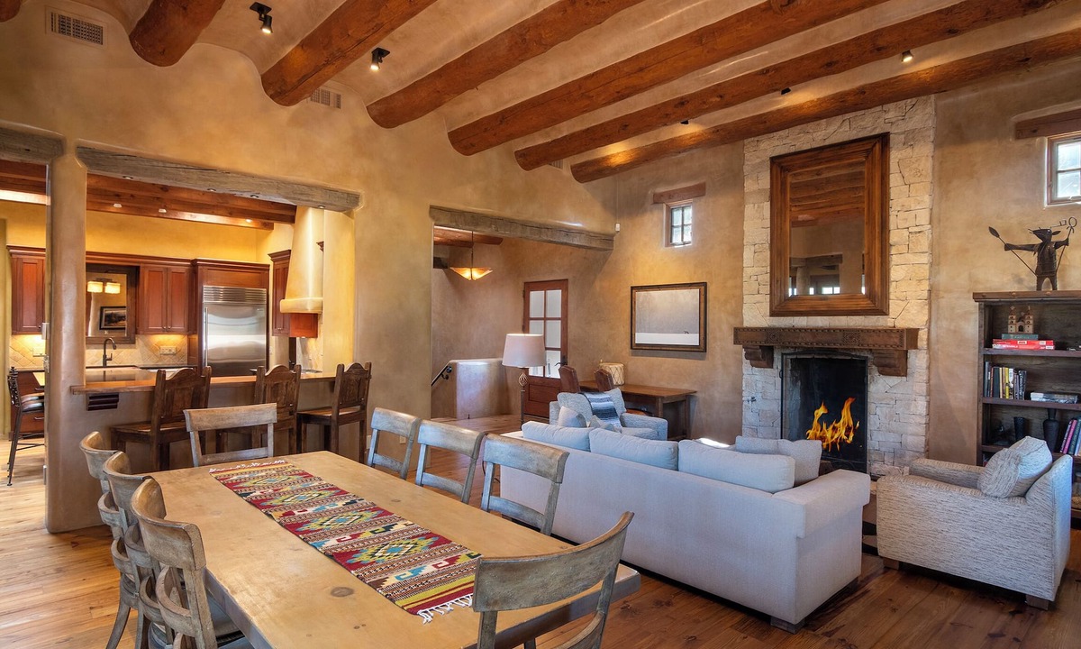 Historic Eastside House | Casa de Shaman | Luxury Eastside Retreat with Mountain Views