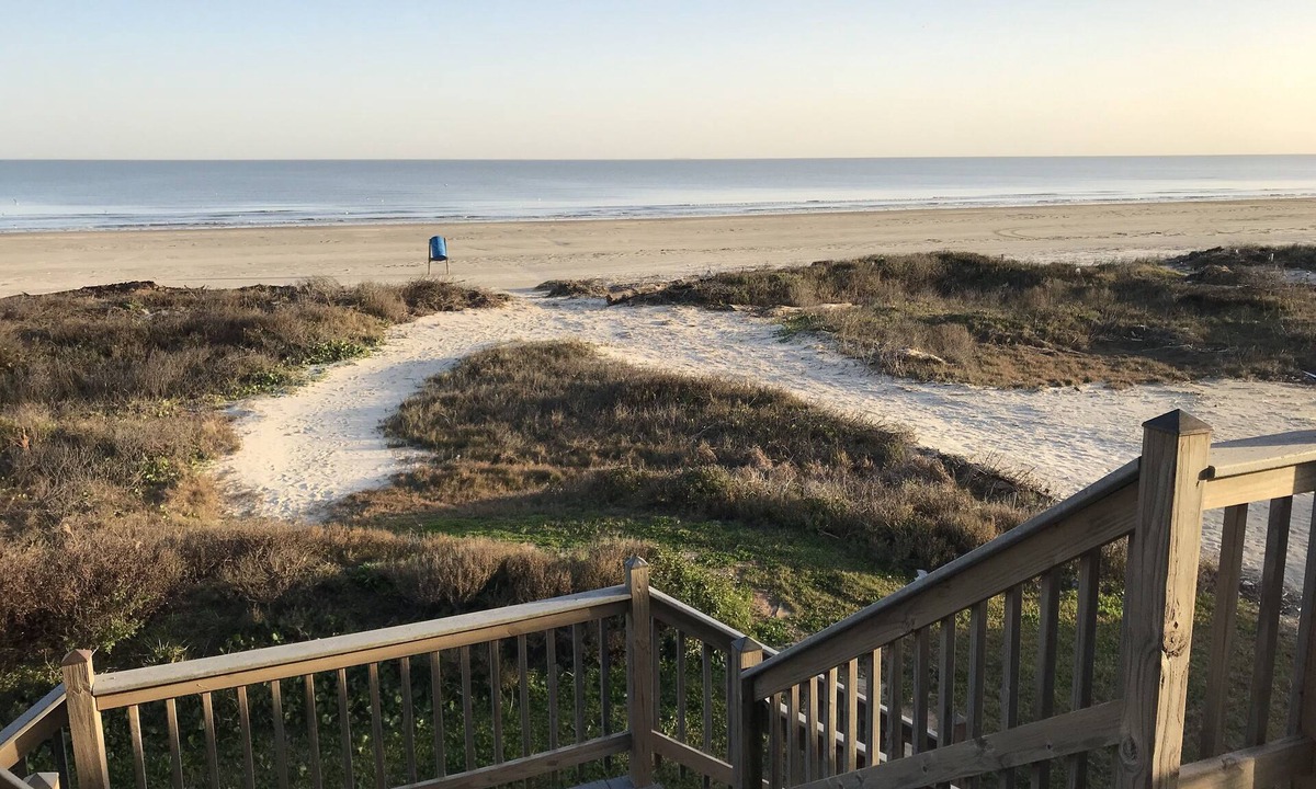 Freeport House | "Casa Del Agua" 2 Bedroom Beach Front Home!