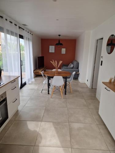 Sainte-Marie-la-Mer Apartment | Casa Del Mar Parking Jardin Plage