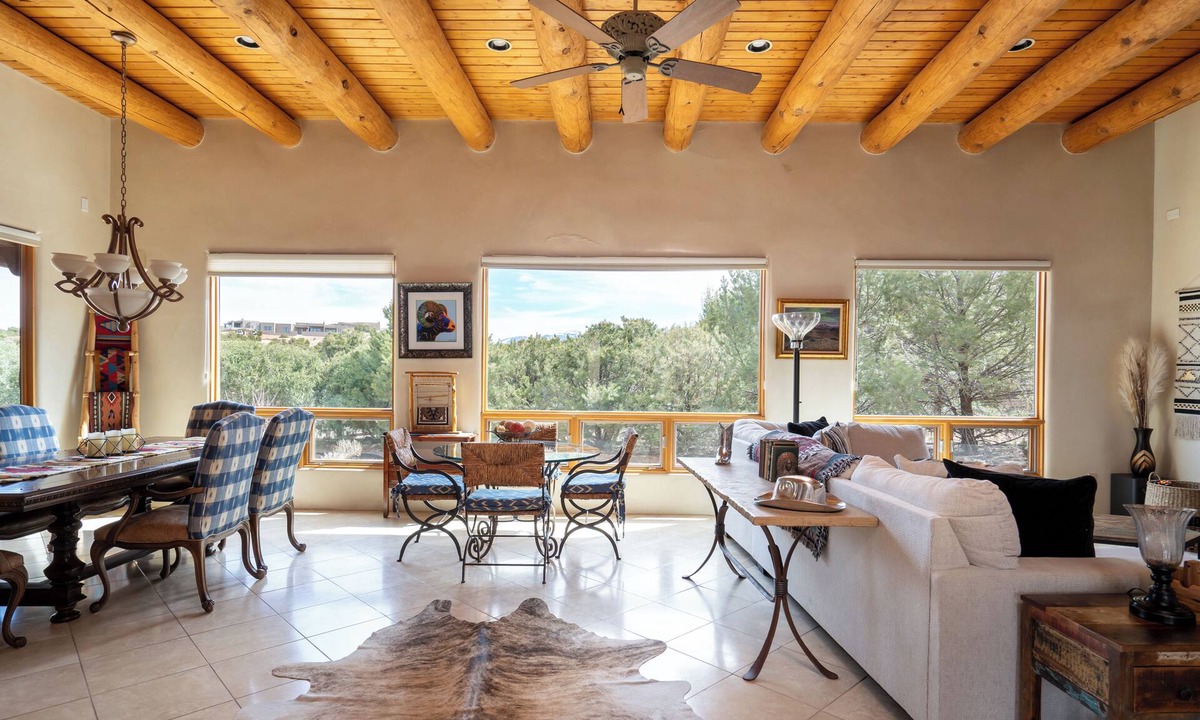 Tierra Preciosa House | Casa del Oso: Mountain Luxury Estate | Hot Tub, Views & Private Yard