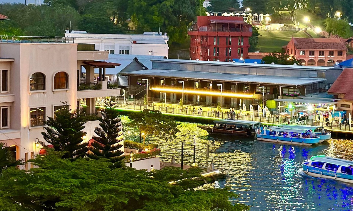 Bunga Paya Pantai House | Casa Del Rio Residence