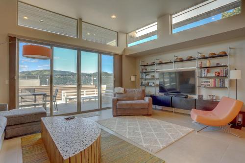 Hood River House | Casa Del Stoke home