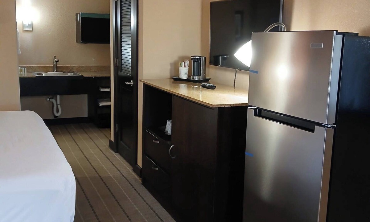 Wheatland Apartment | Casa delsol Suites by OKC Airport. Arcade, Largest Indoor pool, Banquet Hotel