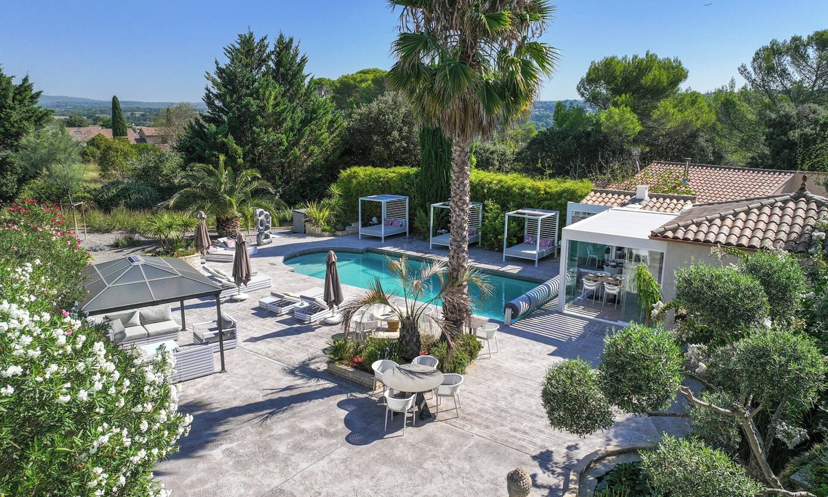 Sommieres Hotel | Casa Dina