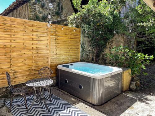 Le Mas-d'Azil Apartment | Casa Encanto Spa and Fun Le Mas dAzil