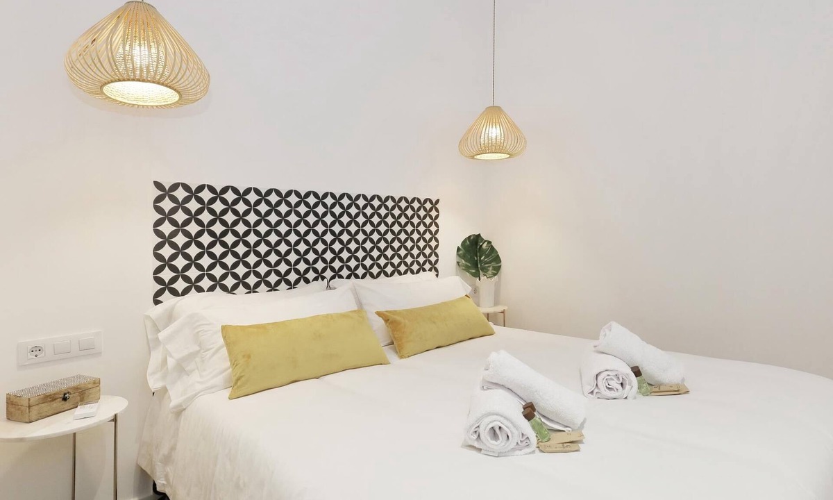 Collblanc y La Torrassa Hotel | Casa Nanit Hostal habitacion 6