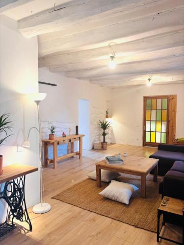 Avinyo House | Casa estilo masía en el corazón de Cataluña
