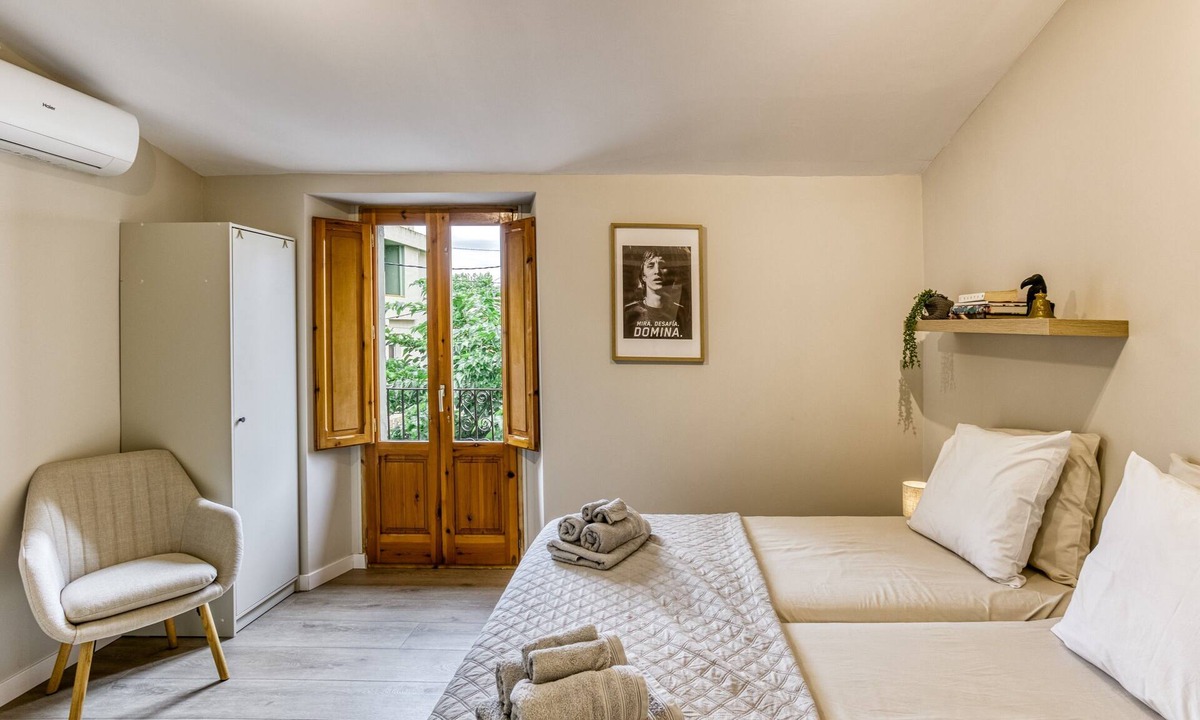 Espolla House | Casa 'Gall' with Mountain Views, Wi-Fi, and Air Conditioning