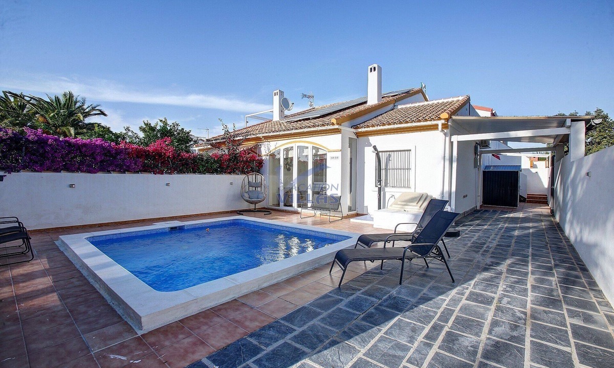 Vergel Villa | Casa Historia, 3 Bedrooms Close to the Beach