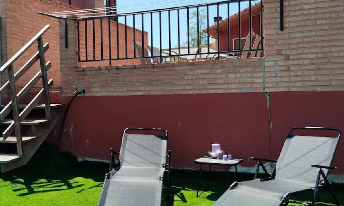 Oyon House | Casa Jardín Los Olivos |Rioja Alavesa|Jardín & BBQ
