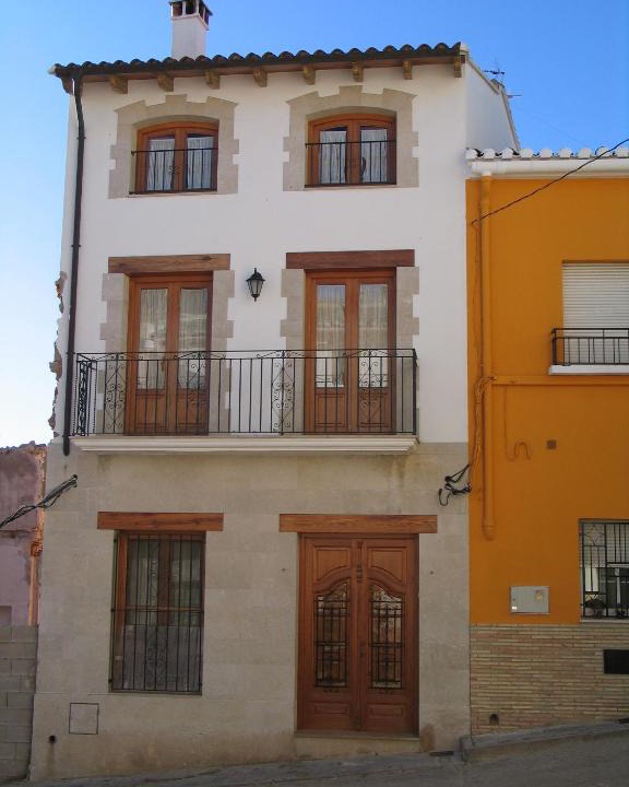 Yatova House | Casa Josefina