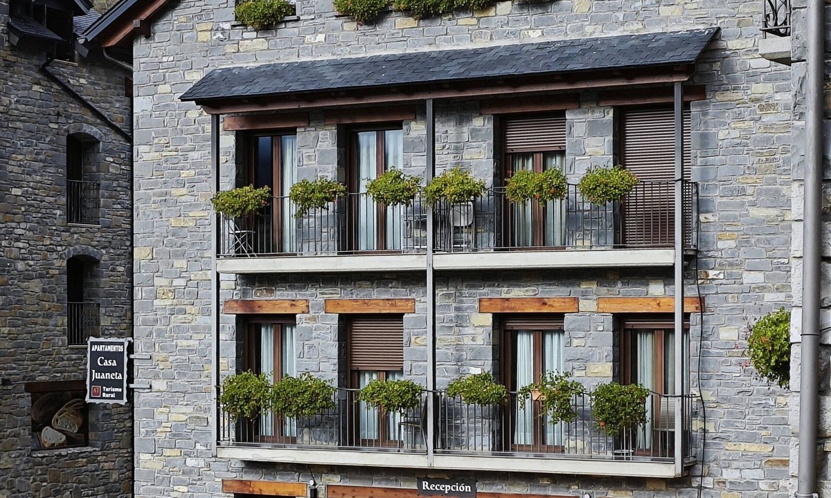 Broto Apartment | Casa Juaneta Apartments