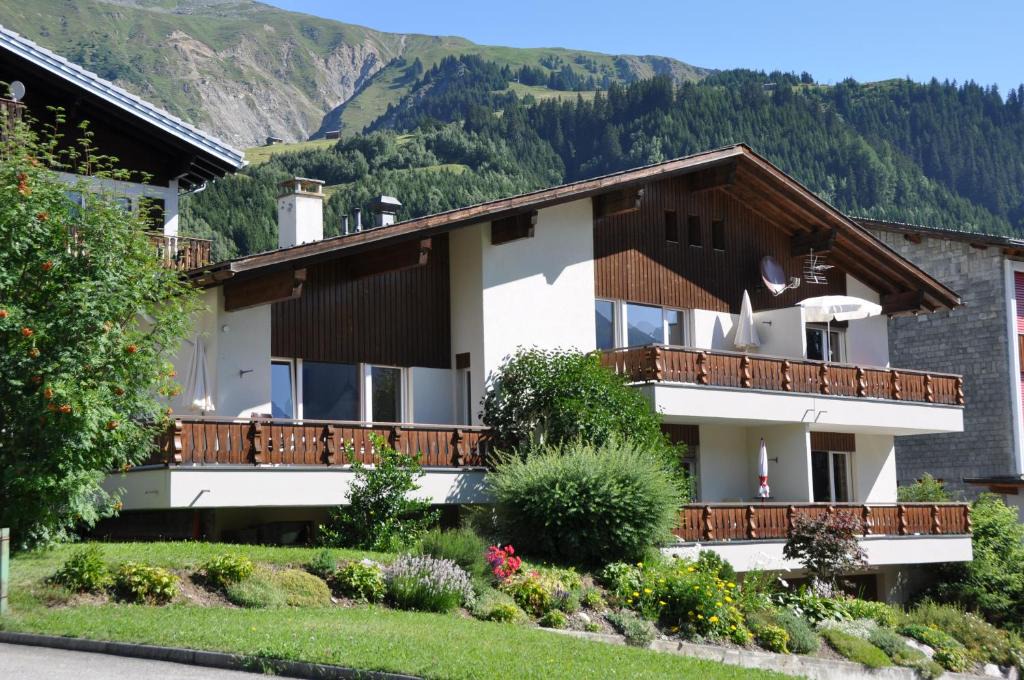 Sedrun Hotel | Casa La Roda, Via da Scola 2