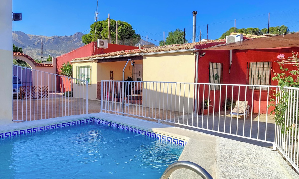Jodar Ski Chalet | Casa La Ronda near Úbeda, Baeza and Jaén.
