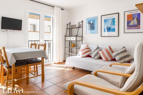 Portlligat Apartment | Casa Llúcia- 3' playa I planta baja I céntrico I equipado I Brava Experience