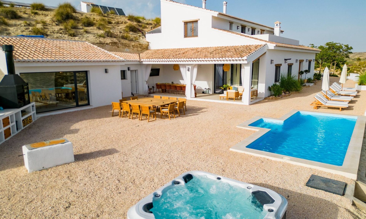 Galera Villa | Casa Lua Galera - Casa Rural de Lujo con 2 Piscinas, spa y Vistas Espectaculares