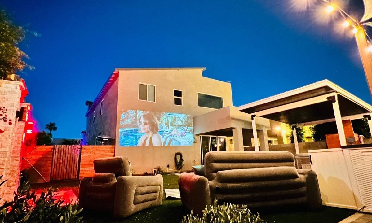 Phoenix House | Casa Lumina | Cinema · Hot Tub · Waterfall · Fire