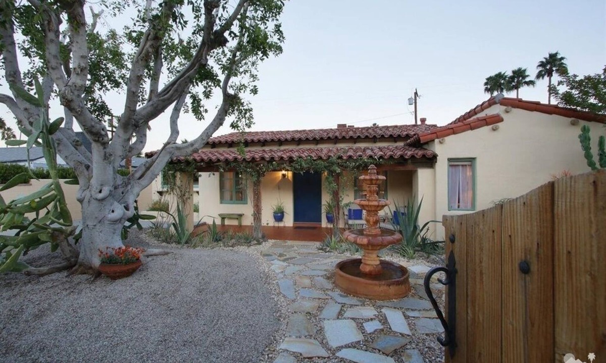 Warm Sands House | Casa Luna. A rare Spanish gem
