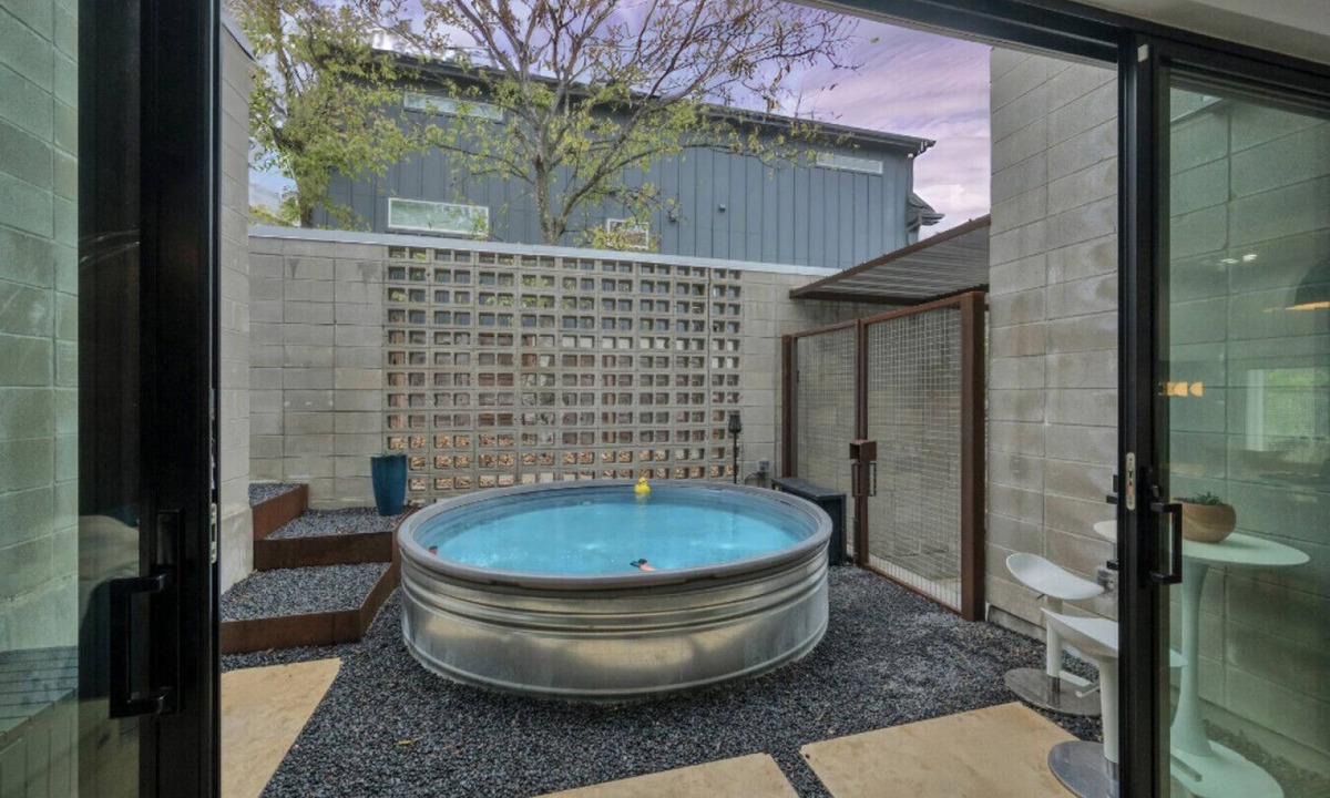 MLK House | Casa Luna- Eastside Retreat w/Private Cowboy Pool