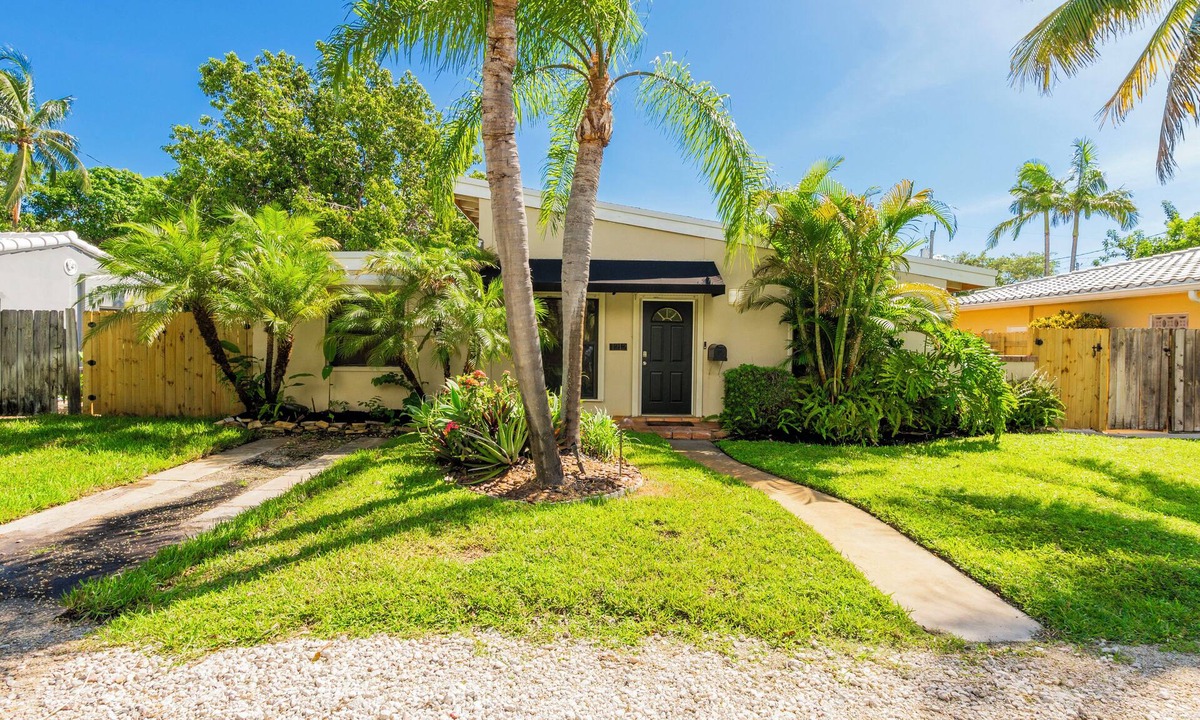 Lake Ridge House | Casa Luna, minutes from the beach and downtown Las Olas