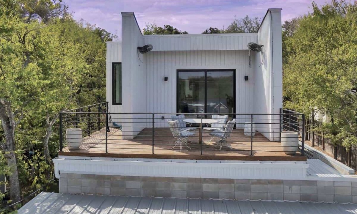 MLK House | Casa Luna-Modern Retreat w/Private Cowboy Pool!