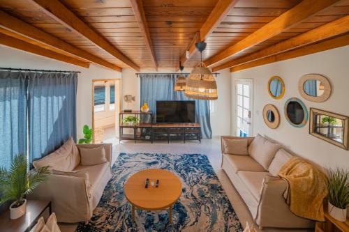 Ensenada House | CASA MARES - Beach and Sun