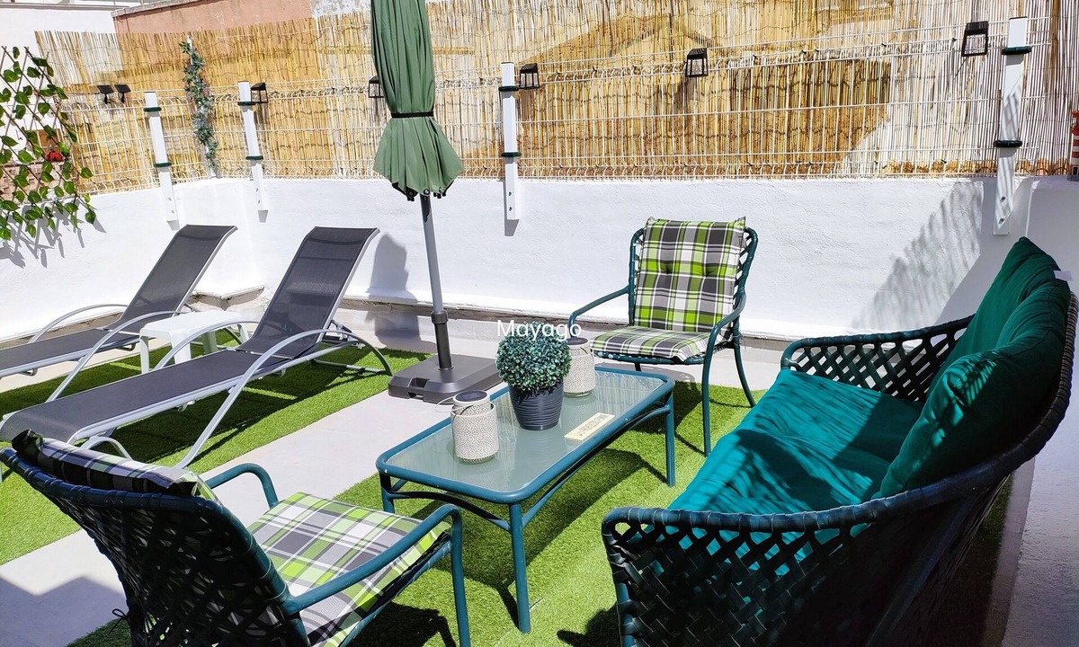 Pego House | Casa Mayago: Terraza y Solárium Cerca de la Playa